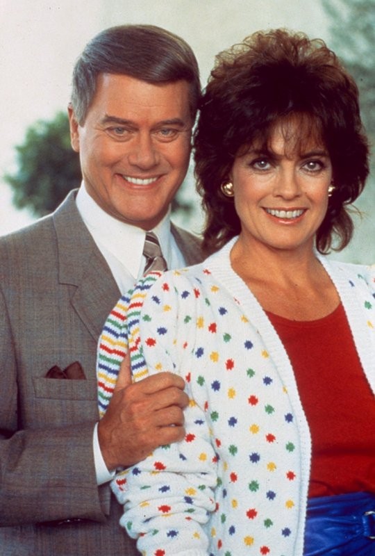 Larry Hagman ako J. R. Ewing a jeho seriálová žena herečka Sue Ellen
